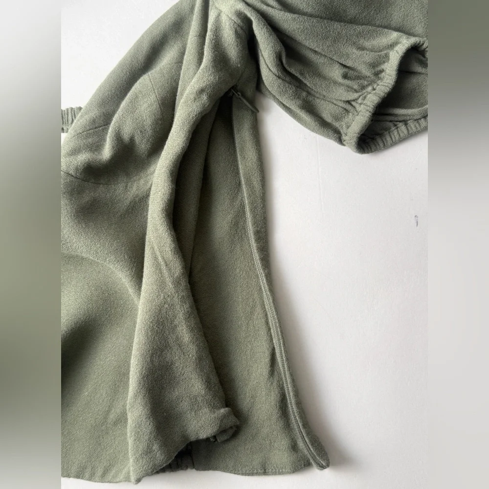 Wilfred Aritzia Novella Top-Size 2XS-Sweetheart Neckline-Sage Green Short Sleeve